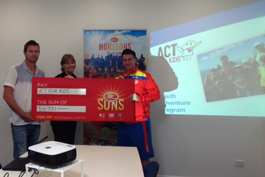 Gold Coast SUNS give back to Gold Coast community