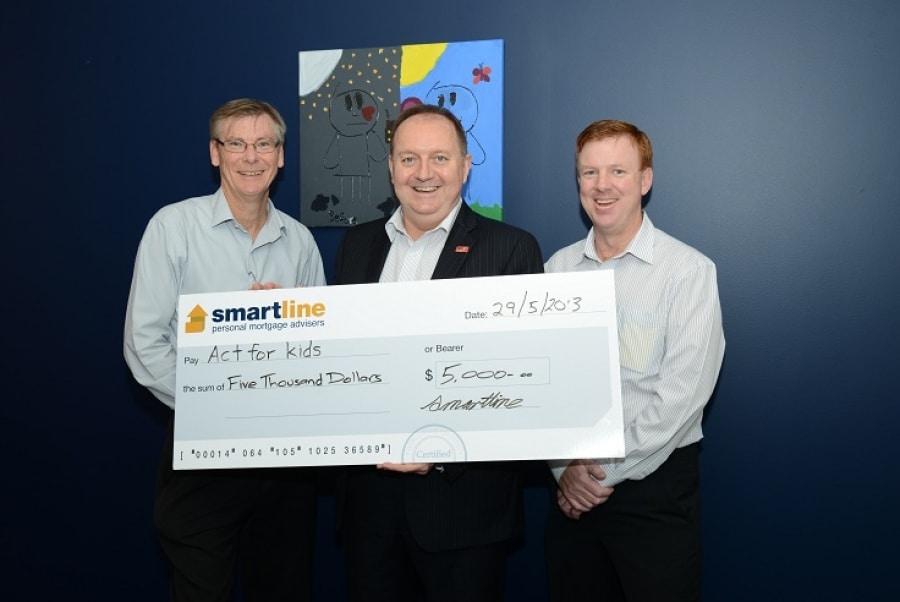 Smartline donates $5k cheque to Act for Kids 'Pin &#038; Win'